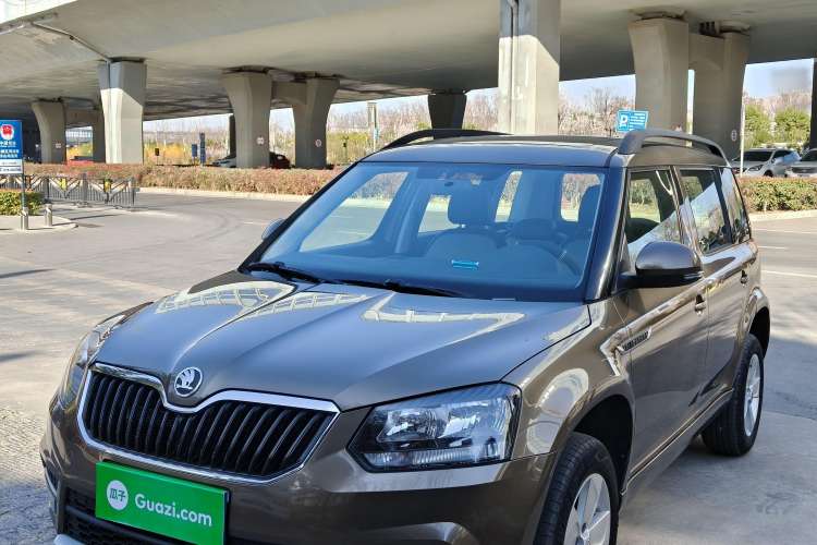 Used Skoda Yeti 2017 TSI280 DSG Advanced Edition Front Right 45 Deg