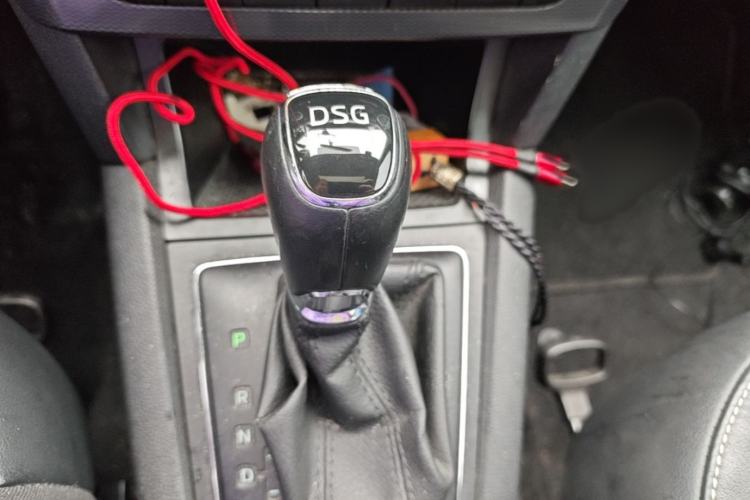 Used Skoda Yeti 2017 TSI280 DSG Innovation Edition Gear Lever