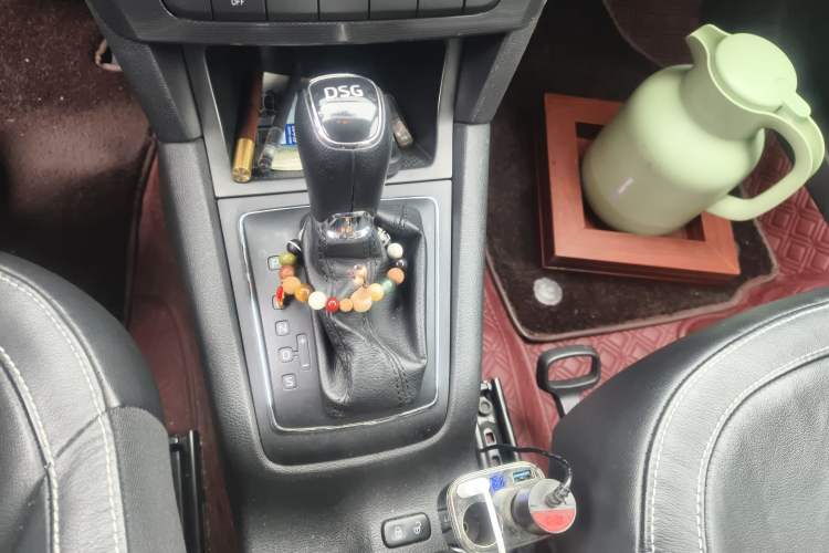 Used Skoda Yeti 2017 TSI280 DSG Car Enjoy Brothers Edition Gear Lever