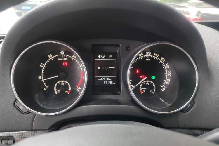 Used Skoda Yeti 2017 TSI280 DSG Advanced Edition Instrument Cluster