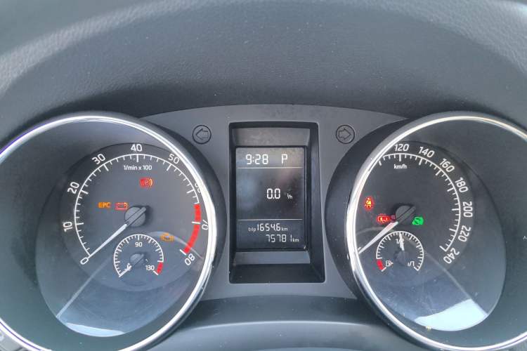 Used Skoda Yeti 2017 TSI280 DSG Advanced Edition Instrument Cluster