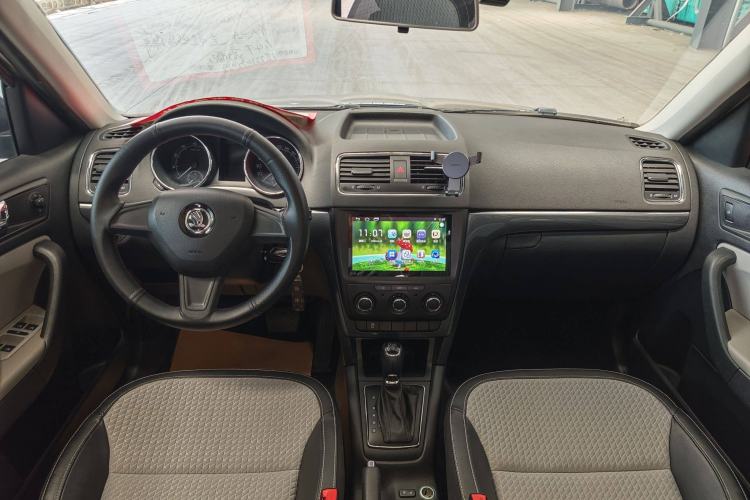 Used Skoda Yeti 2017 TSI280 DSG Advanced Edition Interior 1