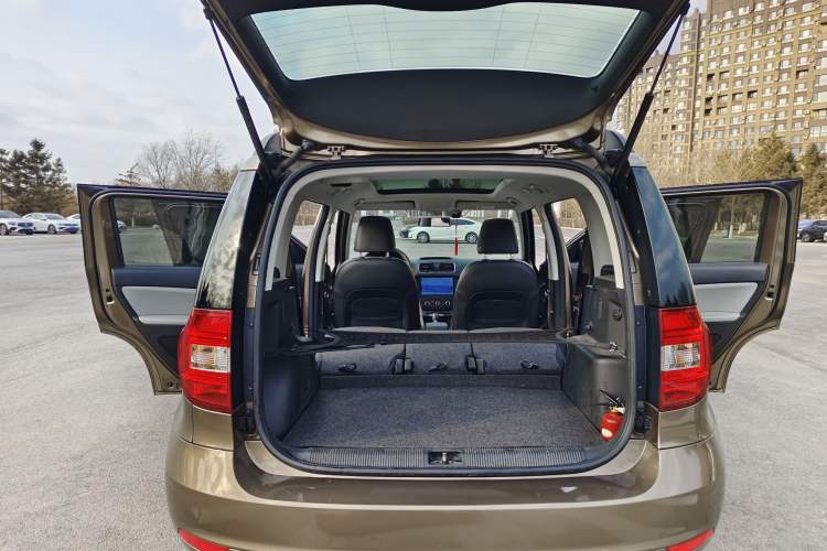 Used Skoda Yeti 2017 TSI280 DSG Advanced Edition Interior 1