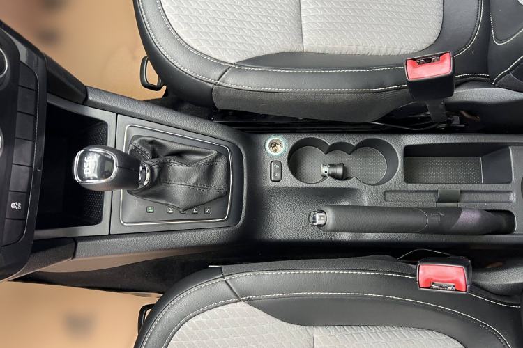Used Skoda Yeti 2017 TSI280 DSG Advanced Edition Interior 11