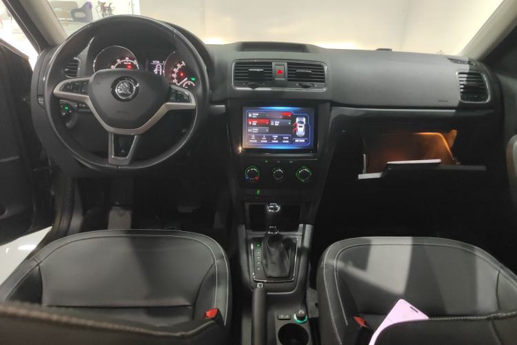 Used Skoda Yeti 2017 TSI280 DSG Car Enjoy Brothers Edition Interior 2