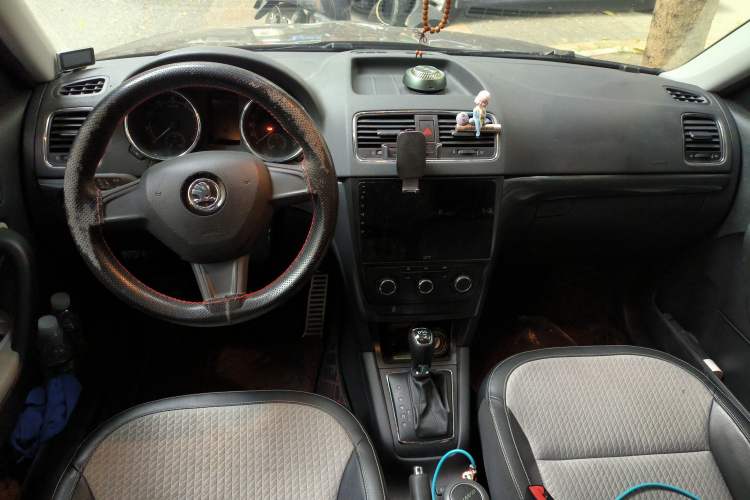 Used Skoda Yeti 2017 TSI280 DSG Advanced Edition Interior 2