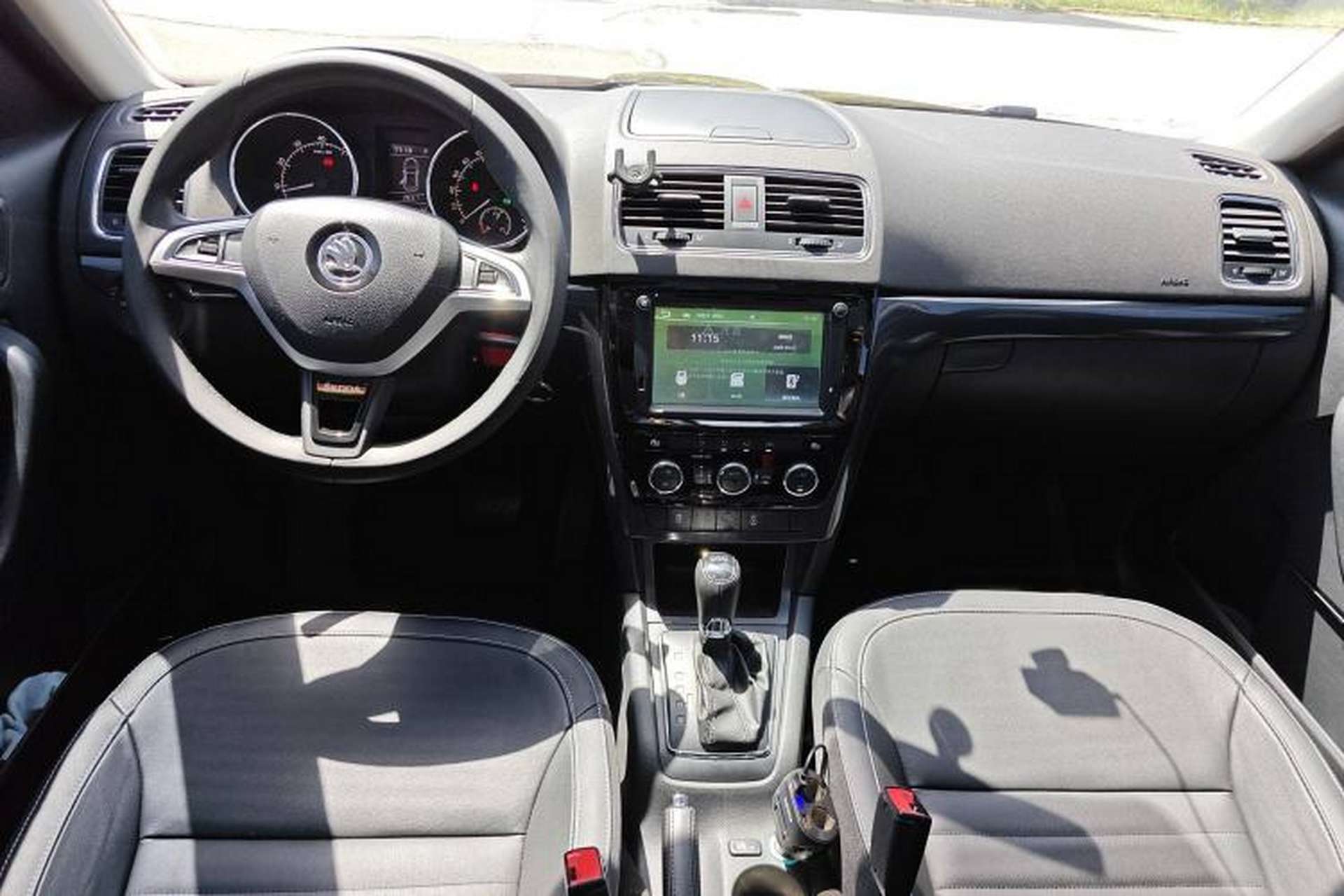 Used Skoda Yeti 2017 TSI280 DSG Innovation Edition Interior 3