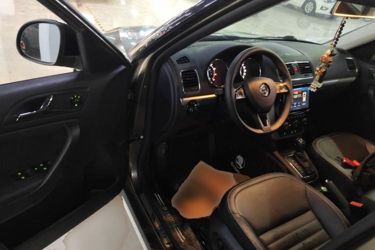 Used Skoda Yeti 2017 TSI300 DSG Luxury Edition Interior 3