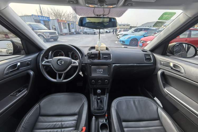 Used Skoda Yeti 2017 TSI280 DSG Car Enjoy Brothers Edition Interior 3