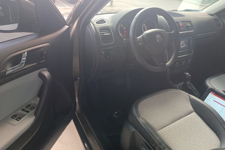 Used Skoda Yeti 2017 TSI280 DSG Advanced Edition Interior 3