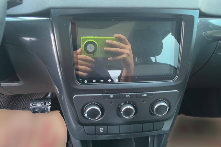 Used Skoda Yeti 2017 TSI280 DSG Advanced Edition Interior 4