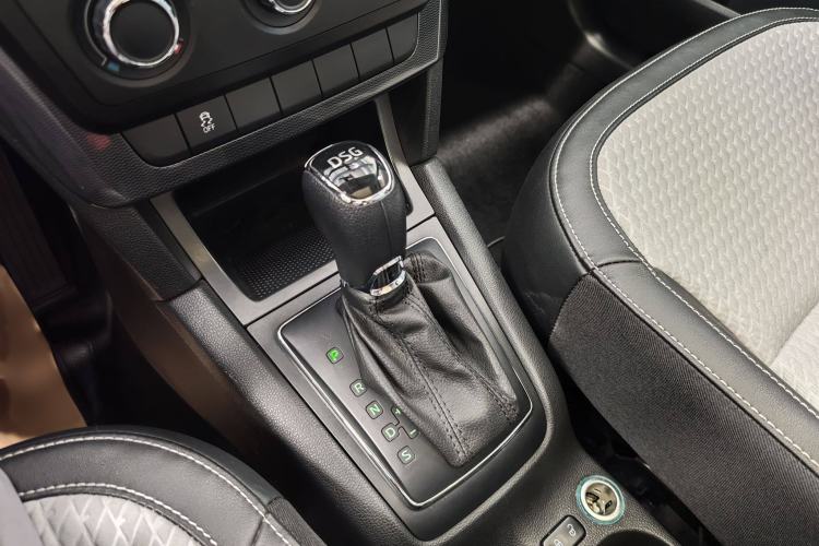 Used Skoda Yeti 2017 TSI280 DSG Advanced Edition Interior 4