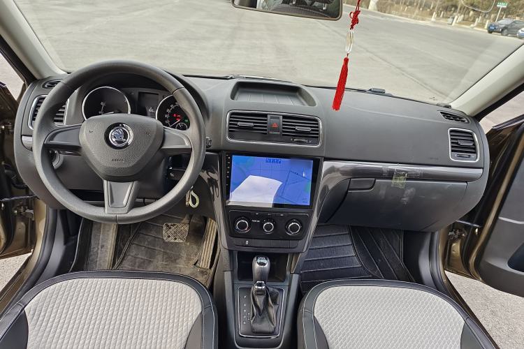 Used Skoda Yeti 2017 TSI280 DSG Advanced Edition Interior 4