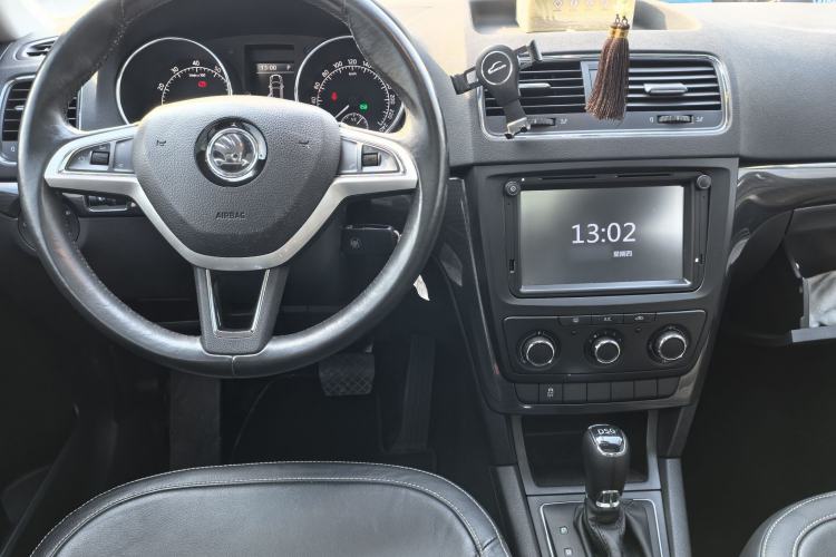 Used Skoda Yeti 2017 TSI280 DSG Car Enjoy Brothers Edition Interior 6