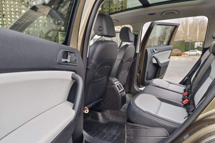 Used Skoda Yeti 2017 TSI280 DSG Advanced Edition Interior 6