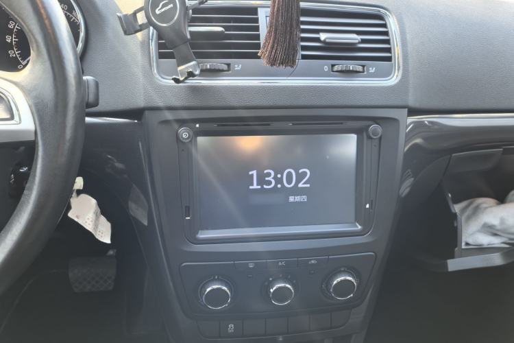 Used Skoda Yeti 2017 TSI280 DSG Car Enjoy Brothers Edition Interior 7