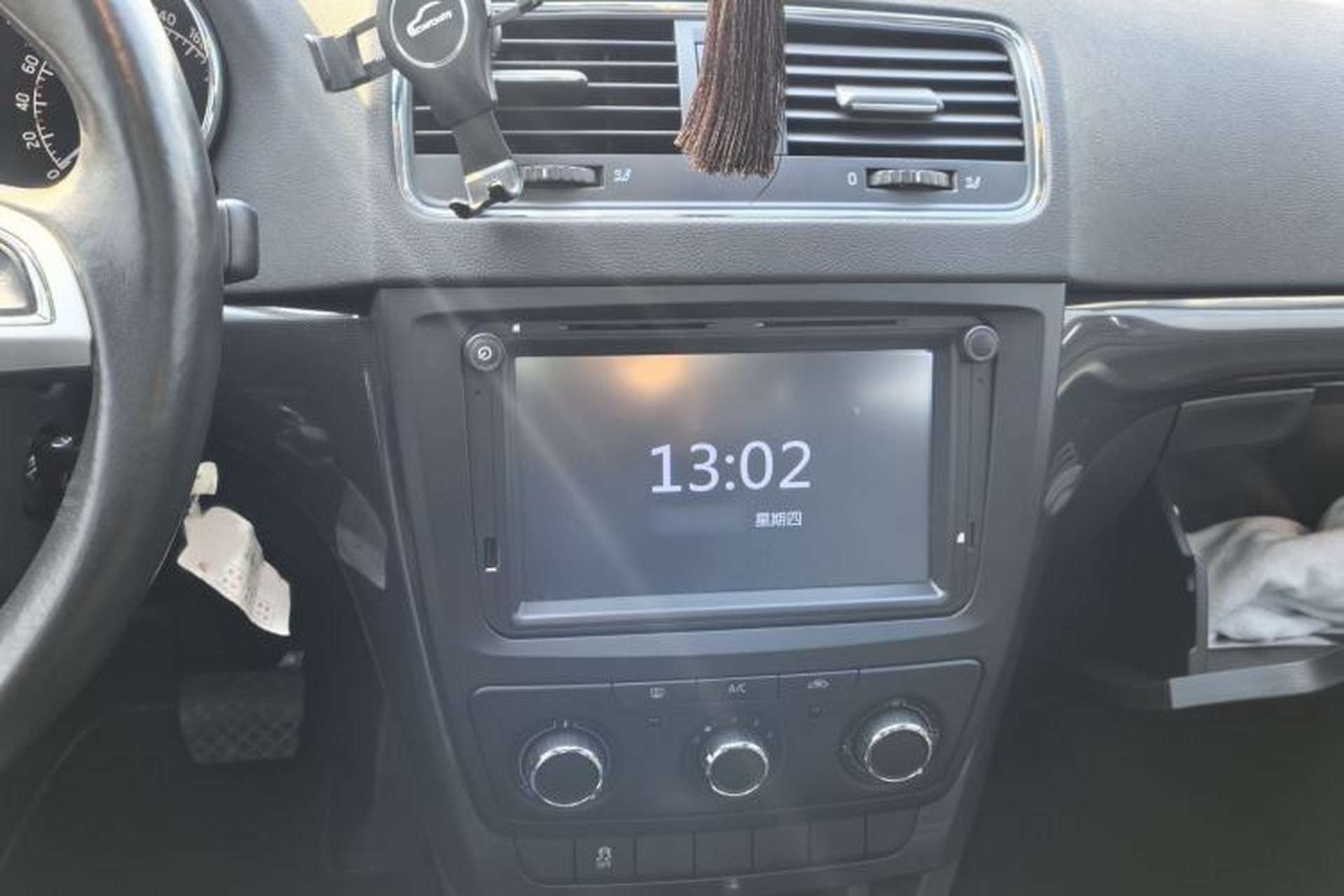 Used Skoda Yeti 2017 TSI280 DSG Car Enjoy Brothers Edition Interior 7