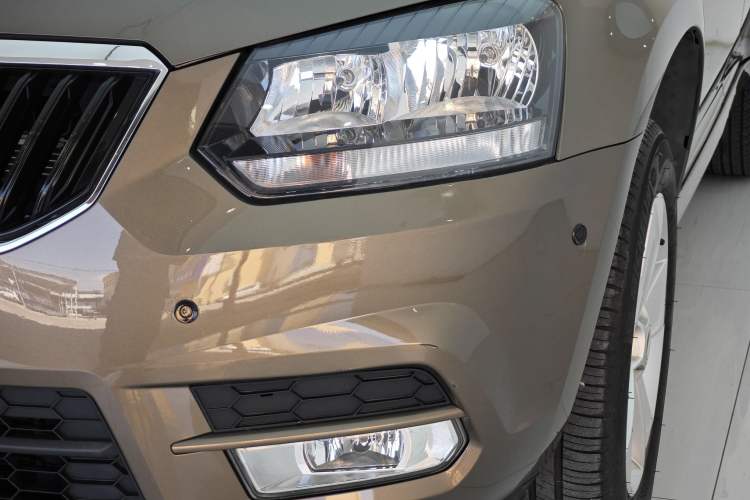 Used Skoda Yeti 2017 TSI280 DSG Advanced Edition Left Front Headlight