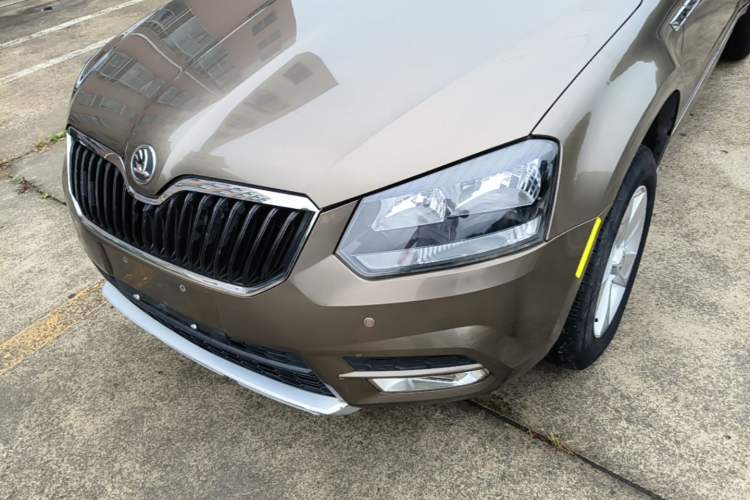 Used Skoda Yeti 2017 TSI280 DSG Advanced Edition Left Front Headlight