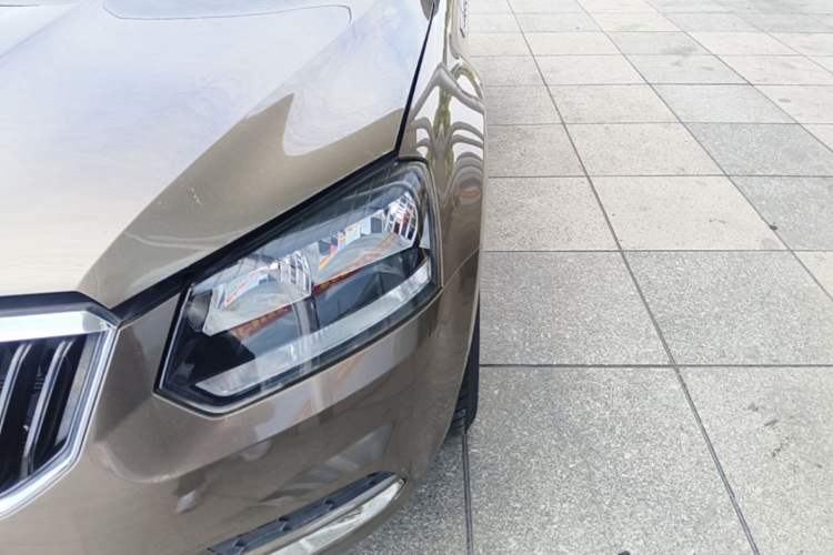 Used Skoda Yeti 2017 TSI280 DSG Advanced Edition Left Front Headlight