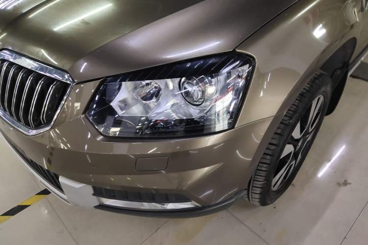 Used Skoda Yeti 2017 TSI300 DSG Luxury Edition Left Front Headlight