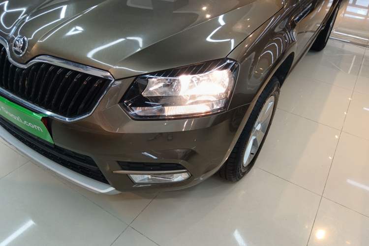 Used Skoda Yeti 2017 TSI280 DSG Advanced Edition Left Front Headlight