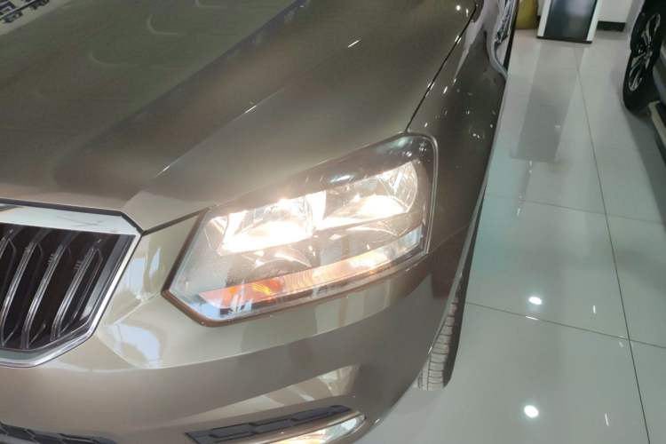 Used Skoda Yeti 2017 TSI280 DSG Advanced Edition Left Front Headlight