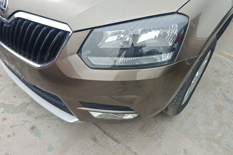Used Skoda Yeti 2017 TSI280 DSG Car Enjoy Brothers Edition Left Front Headlight