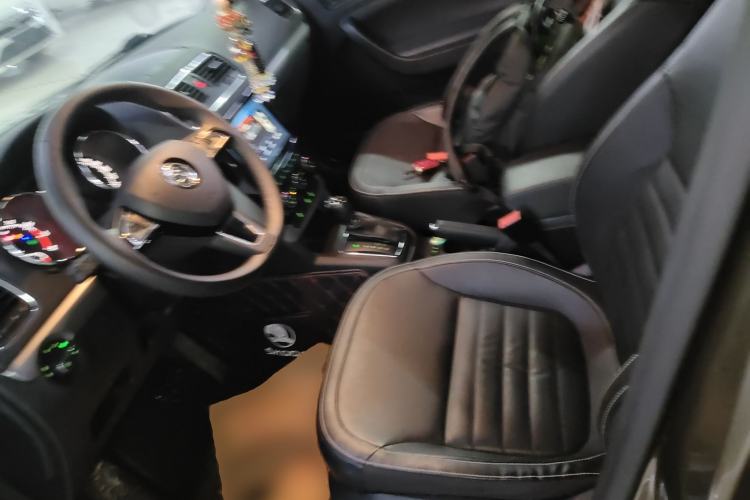 Used Skoda Yeti 2017 TSI300 DSG Luxury Edition Left Front Seat