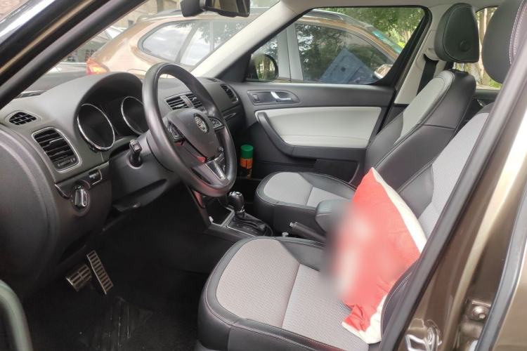 Used Skoda Yeti 2017 TSI280 DSG Advanced Edition Left Front Seat