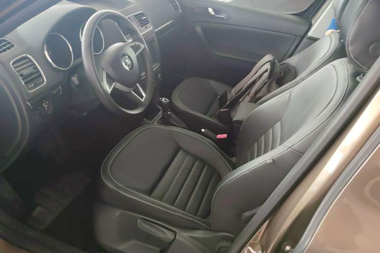 Used Skoda Yeti 2017 TSI280 DSG Car Enjoy Brothers Edition Left Front Seat