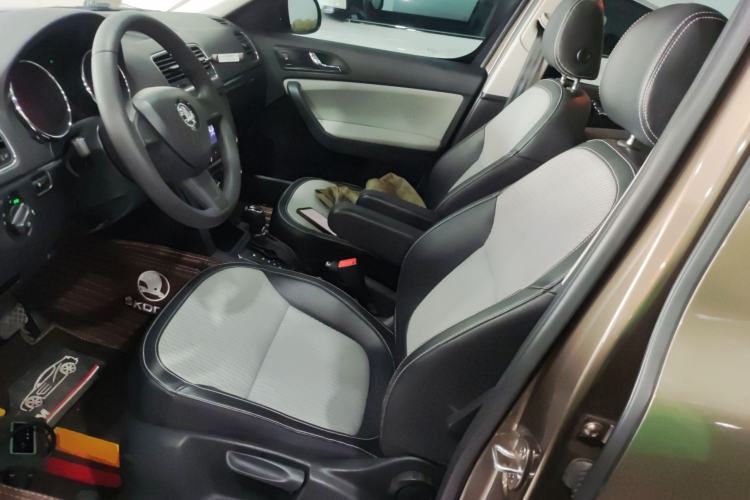 Used Skoda Yeti 2017 TSI280 DSG Advanced Edition Left Front Seat