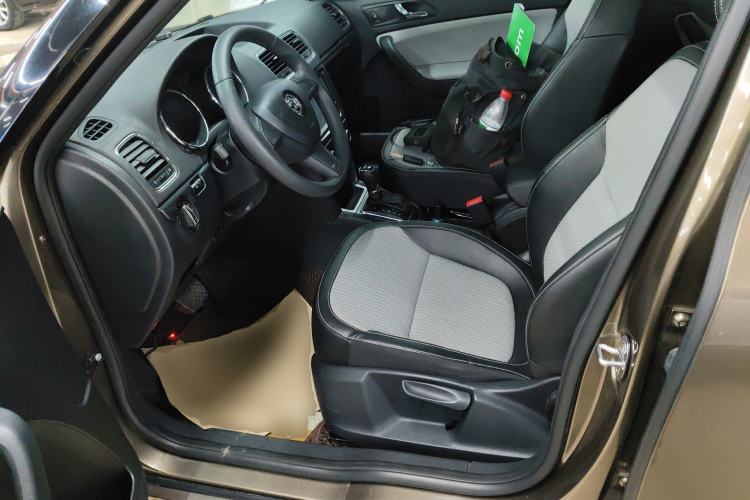 Used Skoda Yeti 2017 TSI280 DSG Advanced Edition Left Front Seat