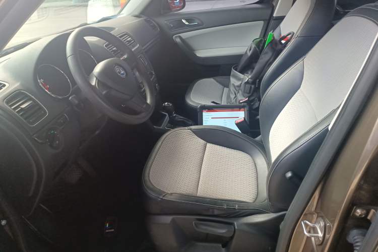 Used Skoda Yeti 2017 TSI280 DSG Advanced Edition Left Front Seat