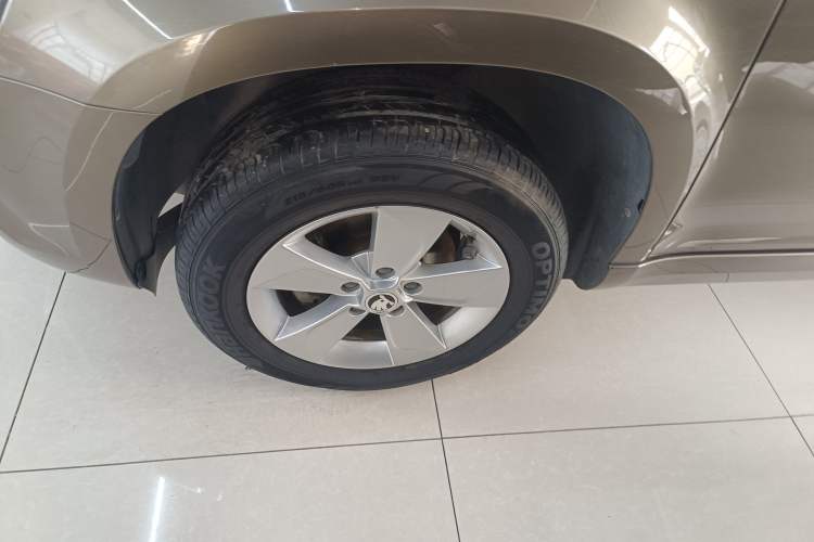 Used Skoda Yeti 2017 TSI280 DSG Advanced Edition Left Front Wheel Hub