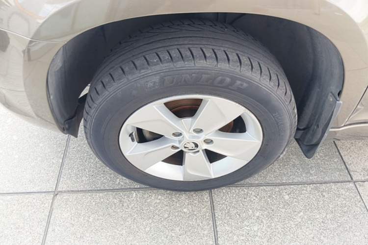 Used Skoda Yeti 2017 TSI280 DSG Advanced Edition Left Front Wheel Hub