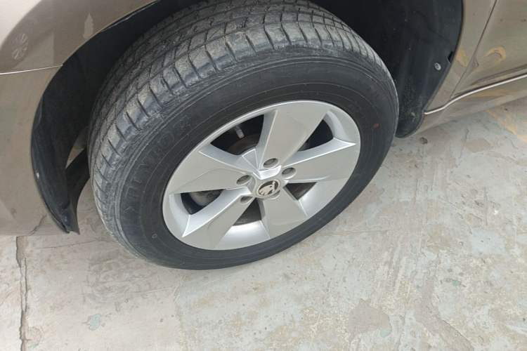 Used Skoda Yeti 2017 TSI280 DSG Car Enjoy Brothers Edition Left Front Wheel Hub