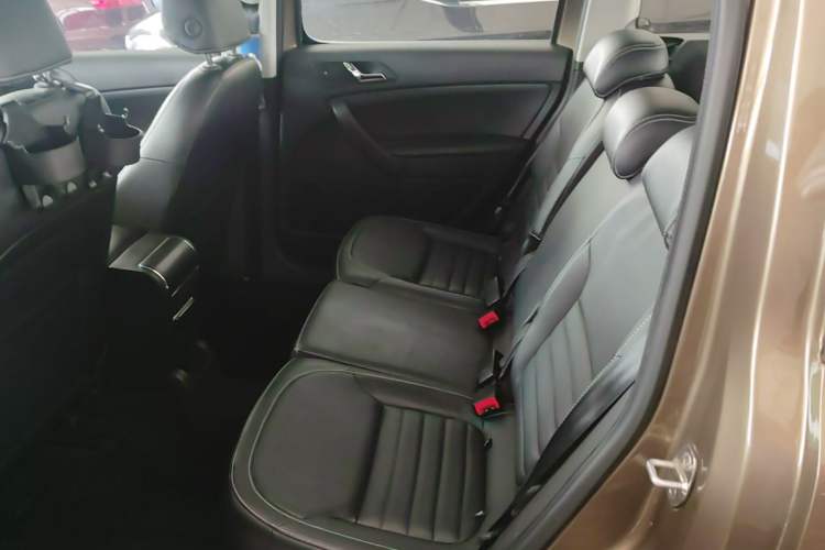 Used Skoda Yeti 2017 TSI280 DSG Car Enjoy Brothers Edition Left Rear Seat