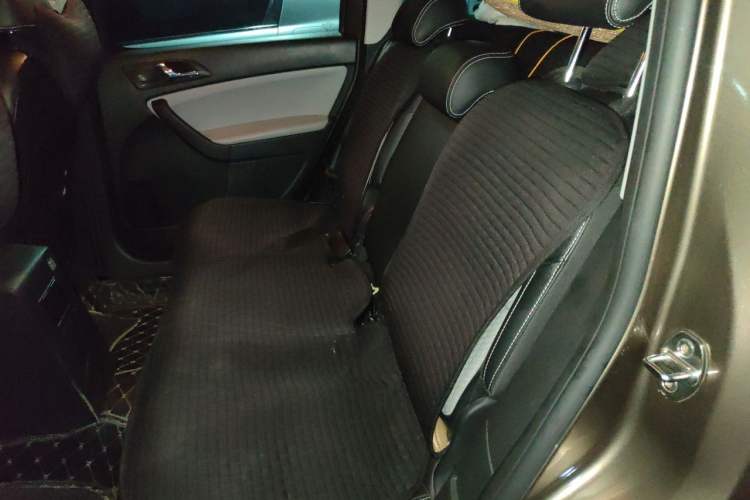 Used Skoda Yeti 2017 TSI280 DSG Car Enjoy Brothers Edition Left Rear Seat
