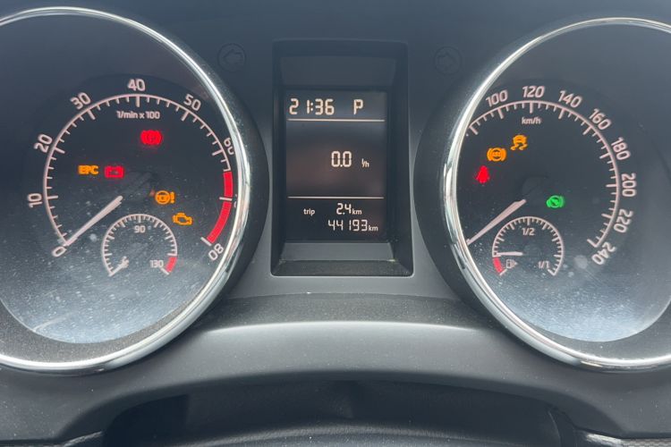 Used Skoda Yeti 2017 TSI280 DSG Advanced Edition Odometer Close Up