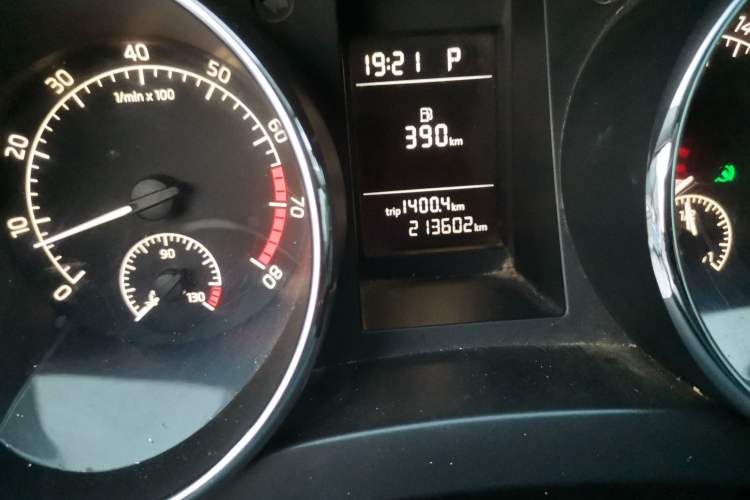 Used Skoda Yeti 2017 TSI280 DSG Advanced Edition Odometer Close Up