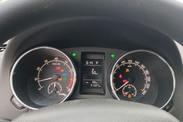 Used Skoda Yeti 2017 TSI280 DSG Advanced Edition Odometer Close Up