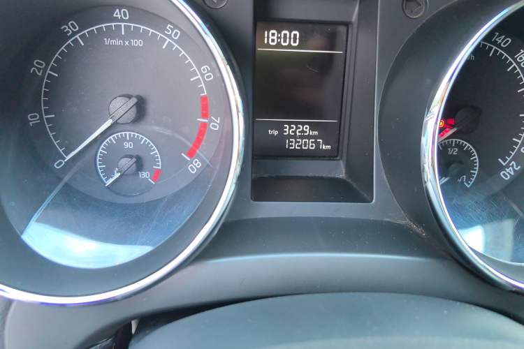 Used Skoda Yeti 2017 TSI280 DSG Advanced Edition Odometer Close Up