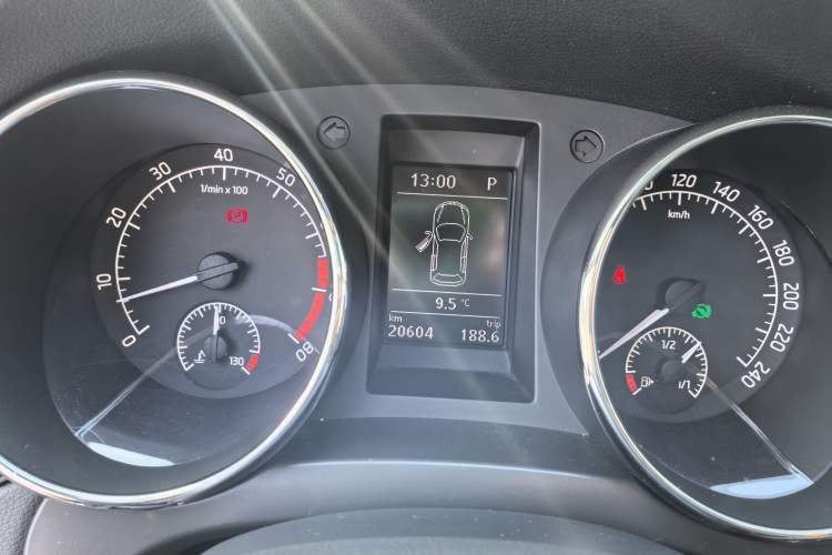 Used Skoda Yeti 2017 TSI280 DSG Car Enjoy Brothers Edition Odometer Close Up