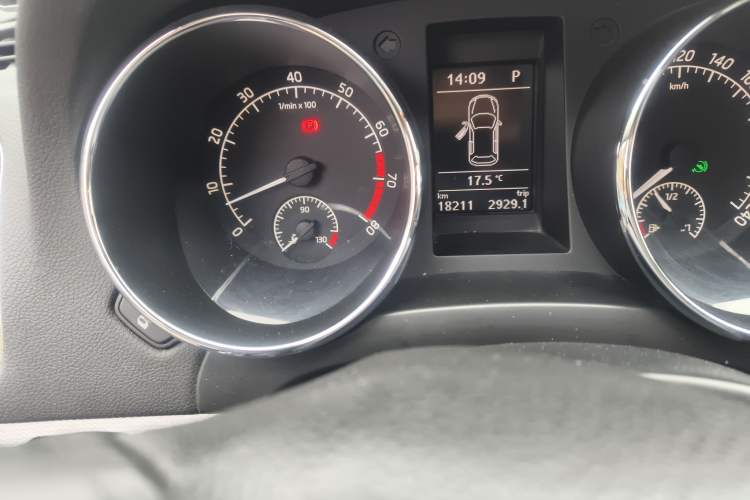 Used Skoda Yeti 2017 TSI280 DSG Car Enjoy Brothers Edition Odometer Close Up