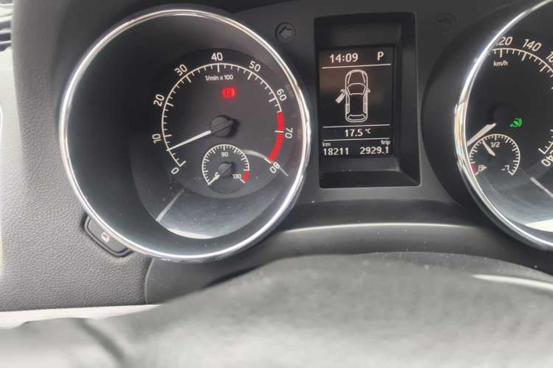 Used Skoda Yeti 2017 TSI280 DSG Car Enjoy Brothers Edition Odometer Close Up