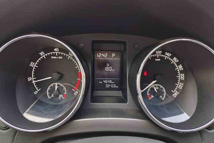 Used Skoda Yeti 2017 TSI280 DSG Advanced Edition Odometer Close Up