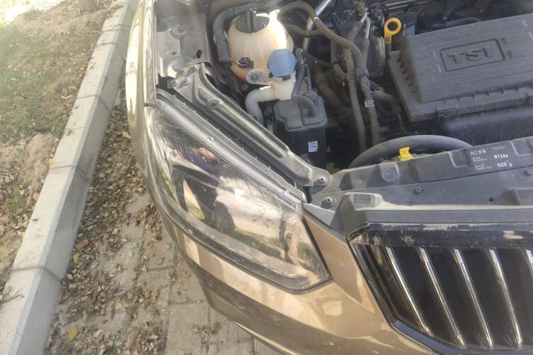 Used Skoda Yeti 2017 TSI280 DSG Innovation Edition Right Front Headlight