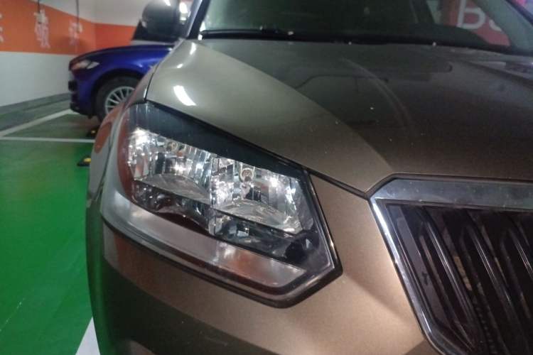 Used Skoda Yeti 2017 TSI280 DSG Advanced Edition Right Front Headlight