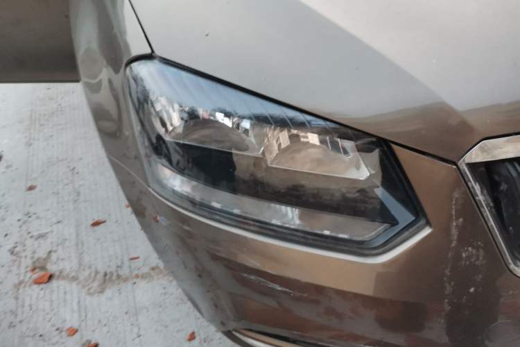 Used Skoda Yeti 2017 TSI280 DSG Advanced Edition Right Front Headlight